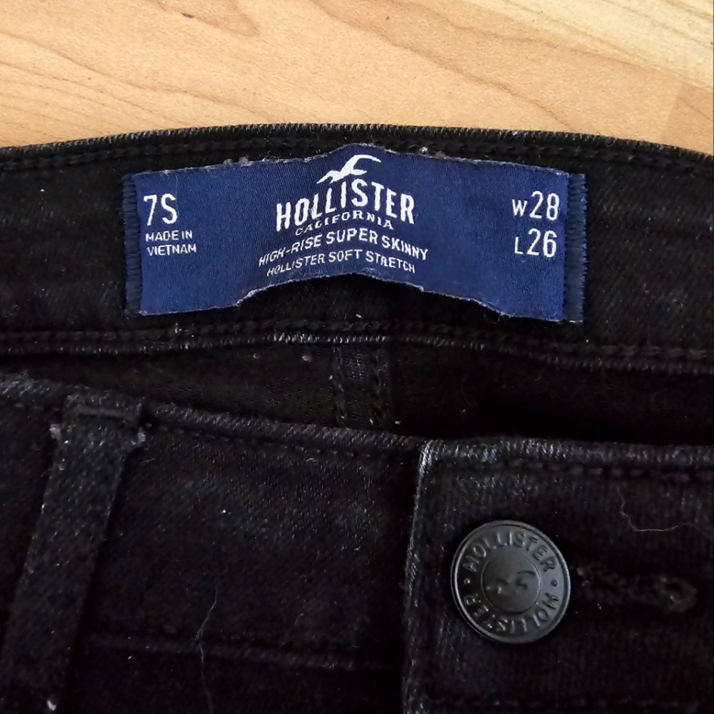 Hollister Distressed Knee Black Denim Jeans size 4 womens